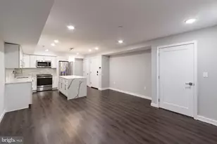 751 N 20th St, Philadelphia, PA 19130 - Photo 8
