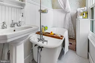 8615 Evergreen Pl, Philadelphia, PA 19118 - Photo 24