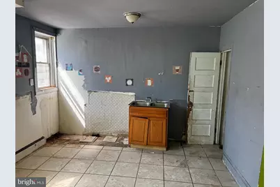 7004 Grays Avenue, Philadelphia, PA 19142 - Photo 2