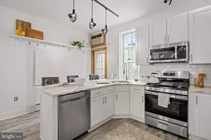 451 Belgrade St, Philadelphia, PA 19125 - Photo 6