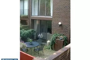 25 St James Ct, Philadelphia, PA 19106 - Photo 2