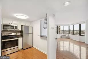 2001 Hamilton St, Philadelphia, PA 19130 - Photo 10