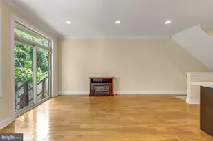 725 N 20th St, Philadelphia, PA 19130 - Photo 2