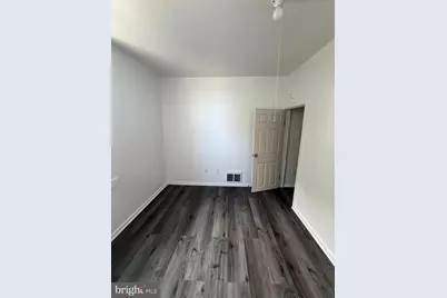 443 W Indiana Avenue, Philadelphia, PA 19133 - Photo 6