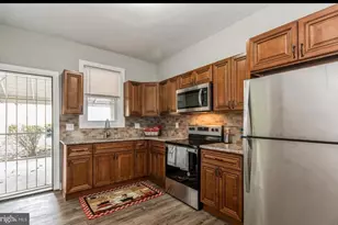 1015 W Susquehanna Ave, Philadelphia, PA 19122 - Photo 12