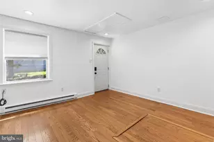 8 Bristow Pl, Philadelphia, PA 19123 - Photo 4
