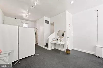 818 S 4th Street #A, Philadelphia, PA 19147 - Photo 2