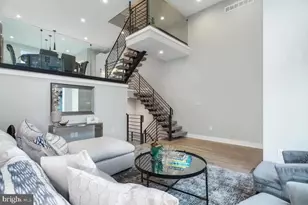 2105 League Ct, Philadelphia, PA 19146 - Photo 2