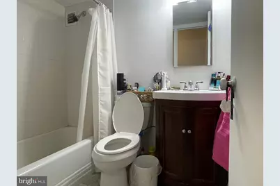 210 Locust Street #22EW, Philadelphia, PA 19106 - Photo 18