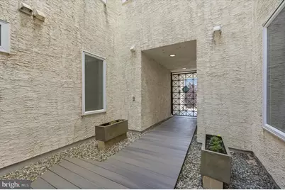 1022 Fairmount Avenue #2, Philadelphia, PA 19123 - Photo 2