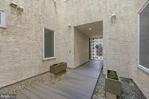 1022 Fairmount Ave, Philadelphia, PA 19123 - Photo 2