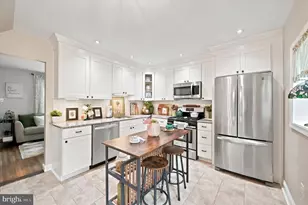 804 E Cathedral Rd, Philadelphia, PA 19128 - Photo 4