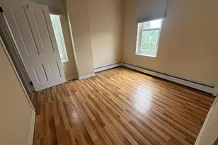247 Green Ln, Philadelphia, PA 19128 - Photo 4