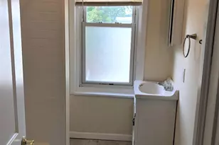 247 Green Ln, Philadelphia, PA 19128 - Photo 6