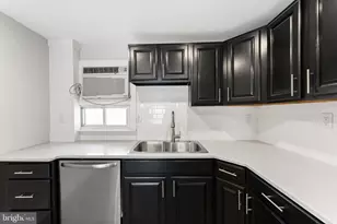 2833 S Sydenham St, Philadelphia, PA 19145 - Photo 12