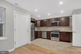 1431 Poplar St, Philadelphia, PA 19130 - Photo 6