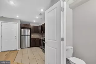 1431 Poplar St, Philadelphia, PA 19130 - Photo 8