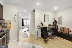 1431 Poplar St, Philadelphia, PA 19130 - Photo 4