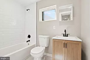 1724 S 4th St, Philadelphia, PA 19148 - Photo 16