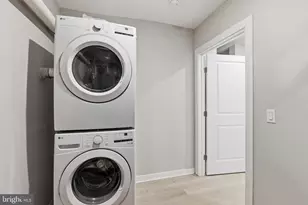 856 N 19th St, Philadelphia, PA 19130 - Photo 14