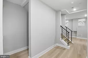 856 N 19th St, Philadelphia, PA 19130 - Photo 12