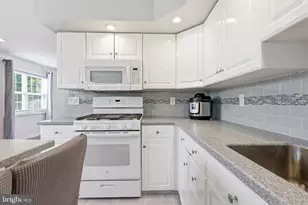 9223 Marsden St, Philadelphia, PA 19114 - Photo 12
