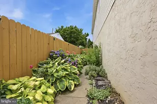 9223 Marsden St, Philadelphia, PA 19114 - Photo 28