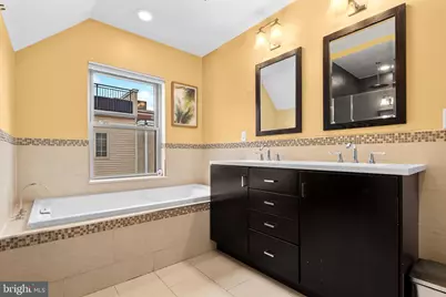2136 Carpenter Street, Philadelphia, PA 19146 - Photo 24