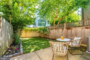 623 Lombard St, Philadelphia, PA 19147 - Photo 2