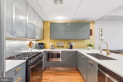 151 W Laurel Street #A, Philadelphia, PA 19123 - Photo 8