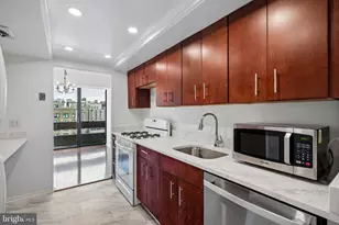 1326 Spruce St, Philadelphia, PA 19107 - Photo 4