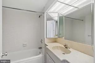1326 Spruce St, Philadelphia, PA 19107 - Photo 18