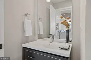 527 Brown St, Philadelphia, PA 19123 - Photo 20