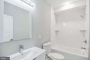 2216 Emerald St, Philadelphia, PA 19125 - Photo 10