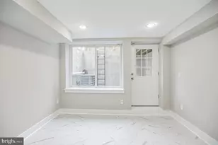 2216 Emerald St, Philadelphia, PA 19125 - Photo 12
