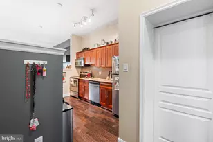 1832 Green St, Philadelphia, PA 19130 - Photo 6