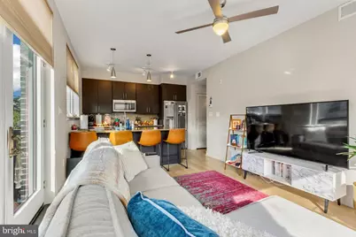 1646 S 12th Street #201, Philadelphia, PA 19148 - Photo 4