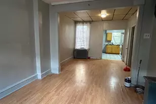 2429 S Lawrence St, Philadelphia, PA 19148 - Photo 2