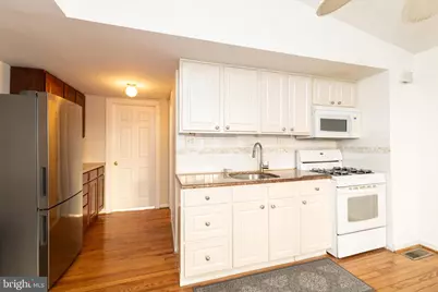 910 Mountain Street #1, Philadelphia, PA 19148 - Photo 4