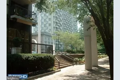 25 Saint James Ct #41, Philadelphia, PA 19106 - Photo 2