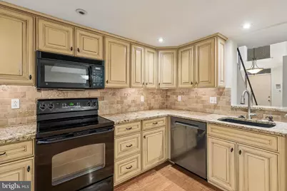 25 Saint James Ct #41, Philadelphia, PA 19106 - Photo 24