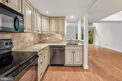 25 Saint James Ct #41, Philadelphia, PA 19106 - Photo 26