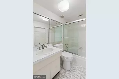 25 Saint James Ct #41, Philadelphia, PA 19106 - Photo 28