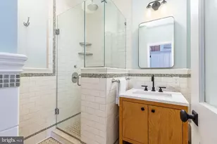 2032 Cherry St, Philadelphia, PA 19103 - Photo 24