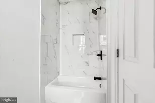 2046 S Norwood St, Philadelphia, PA 19145 - Photo 8