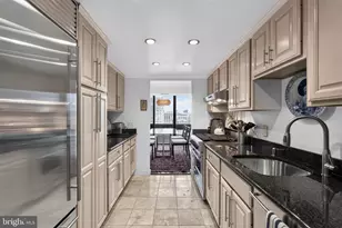1326 Spruce St, Philadelphia, PA 19107 - Photo 10