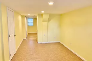825 Hoffman Pl, Philadelphia, PA 19123 - Photo 2