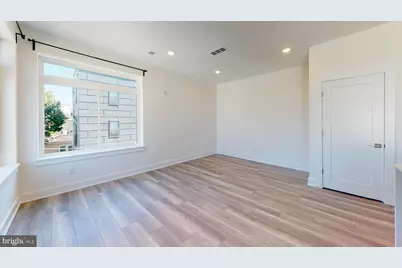 812 N 16th Street #4, Philadelphia, PA 19130 - Photo 2