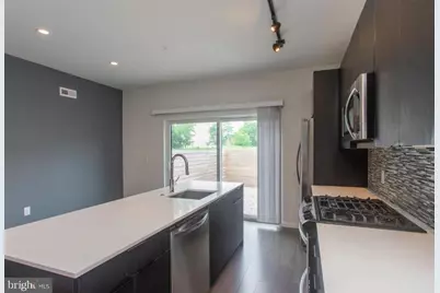 527 W Jefferson Street, Philadelphia, PA 19122 - Photo 4