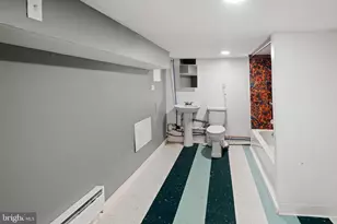 2419 N Marshall St, Philadelphia, PA 19133 - Photo 12